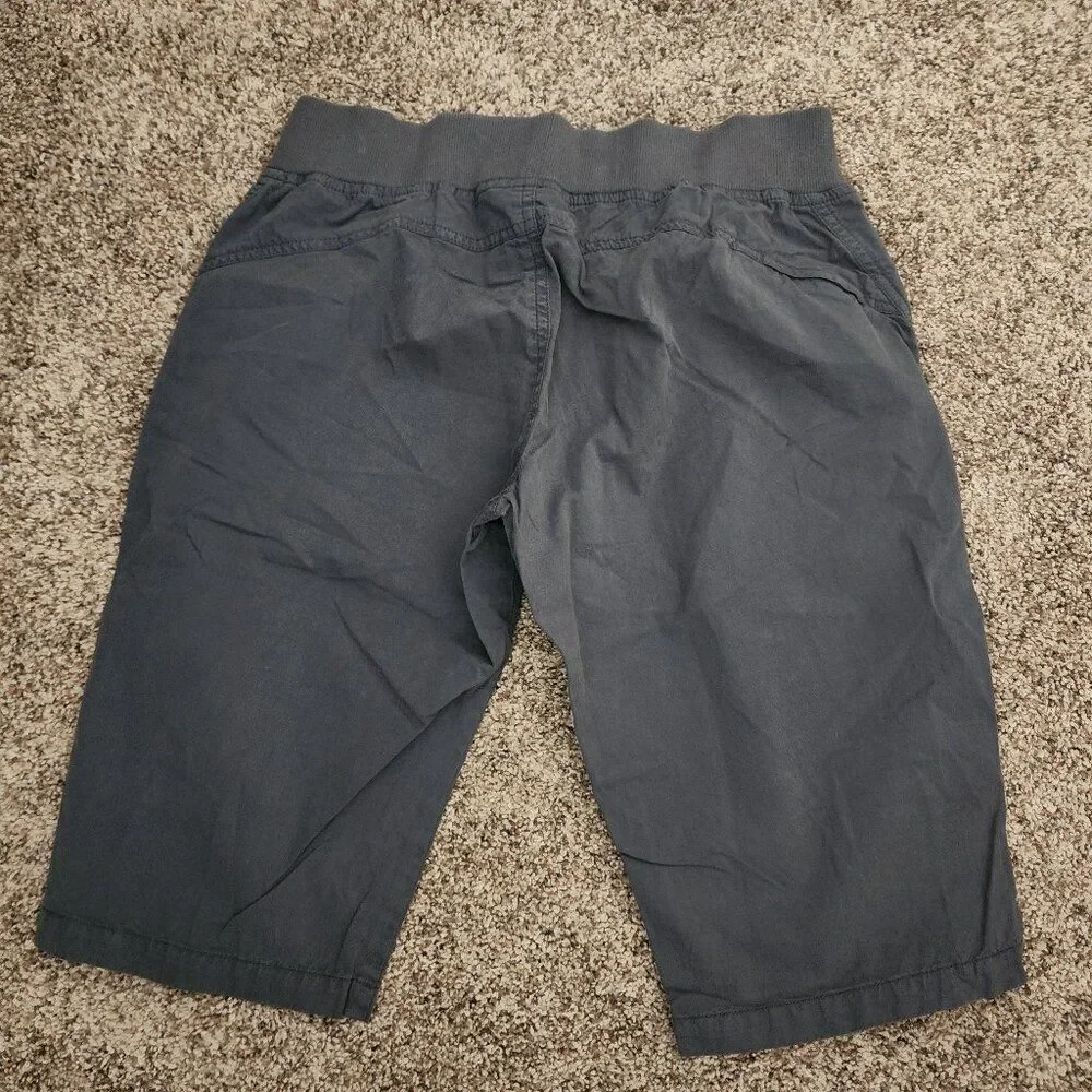 Bench Trunks Men's Gray Elastic Waist Logo Shorts Pockets NWT
